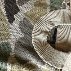 Vans cropped Camouflage  Sweater- NWT